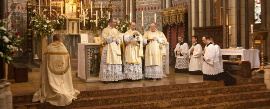 LMS COMMITTEE | Latin Mass Society